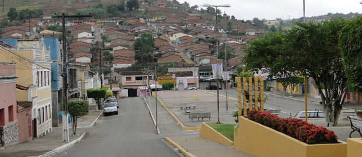 Prefeito, vice e vereadores eleitos tomam posse em sessão na Câmara Municipal